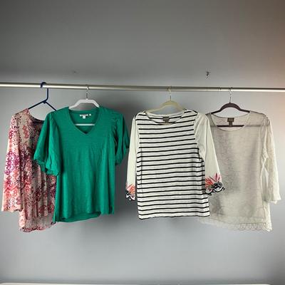 MB8272 Lot of Ladies CHICO'S Blouses