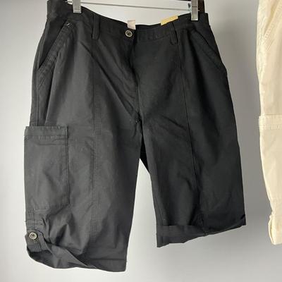 MB8273 Lot of Ladies CHICO'S New Shorts and Pants
