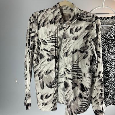 MB8274 Lot of Ladies CHICO'S Tops