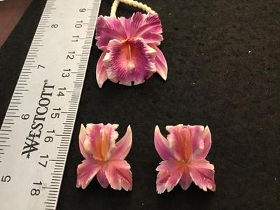 Beautiful Carved Celluloid orchid Set Wonderful Condition Vintage