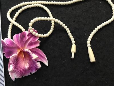 Beautiful Carved Celluloid orchid Set Wonderful Condition Vintage