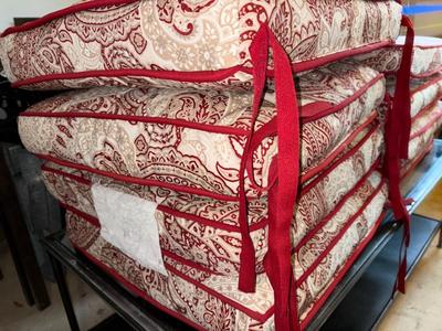 Lot G903: set of four pairs of paisley outdoor chair cushions
