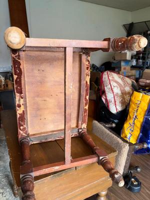 Lot G901: Six pieces misc decor stools and furniture items