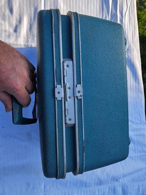Vintage Samsonite Blue Hard Shell Travel Cosmetics Case With Silver Accents