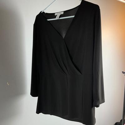 MB8286 Lot of Ladies White House Black Market Blouses/Tops/Sleeveless