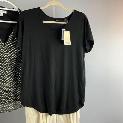 MB8298 Lot of Ladies Tops , Shorts, Pants Ensembles