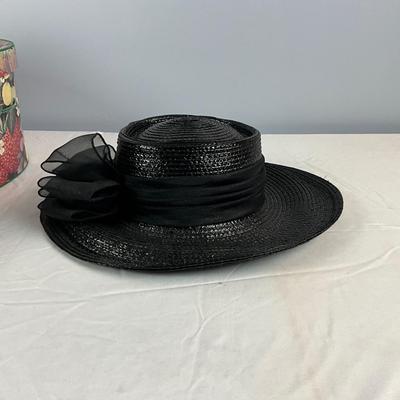 MB8307 Lot of Ladies Straw Hats - Ralph Lauren
