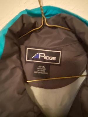 MENS CABELA’S & LEVI’s 550 JEANS AND RIDGE JACKET