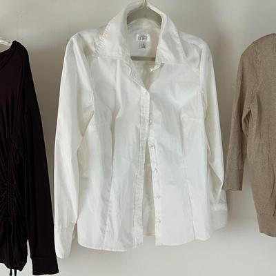 UBR8345 Lot of Ann Taylor Ladies Clothing