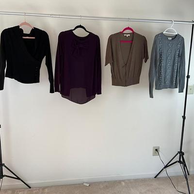 UBR8347 Lot of Ladies LOFT Clothing Lot