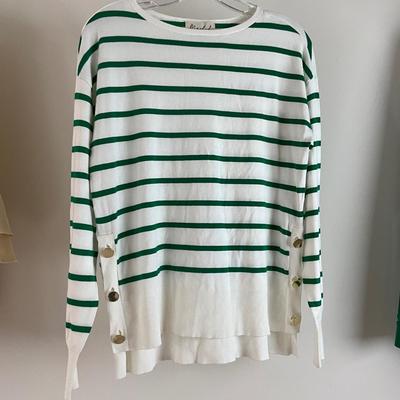 UBR8354 Lot of Ladies Tops