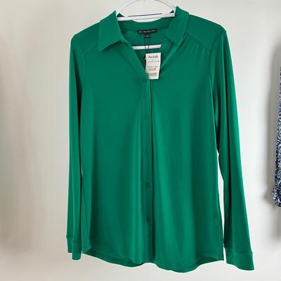 UBR8354 Lot of Ladies Tops