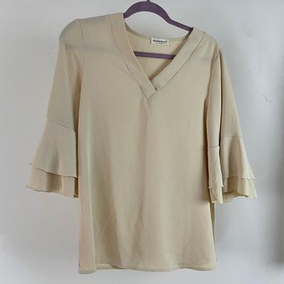UBR8354 Lot of Ladies Tops