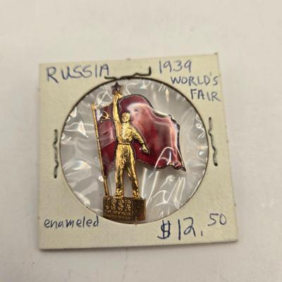 LOT 4: Columbian World's Fair Collectibles Book, 1939 World's Fair Salt/Pepper Shakers, 1939 World's fair Ashtray, and Pin...
