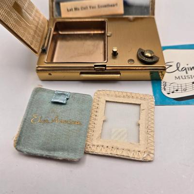 LOT 9: Vintage 1940s/50s Elgin American Cosmetic Powder Compact with Music Box