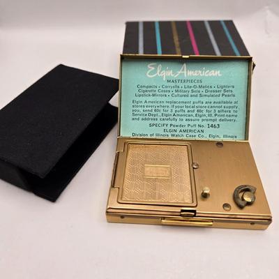 LOT 10: Elgin American Vintage 1940s/50s Cosmetic Powder Compact with Music Box