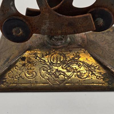 LOT 19: Antique Art Nouveau Postal Scale