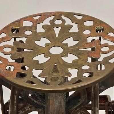 LOT 19: Antique Art Nouveau Postal Scale