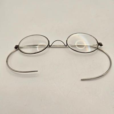 LOT 22: Antique and Vintage Eyeglasses, Pince-Nez Spectacles, and Women's Pince- Nez with Hairpin Connected with Chain
