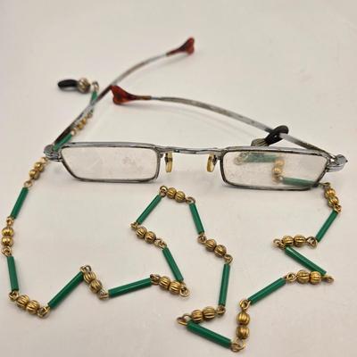 LOT 22: Antique and Vintage Eyeglasses, Pince-Nez Spectacles, and Women's Pince- Nez with Hairpin Connected with Chain