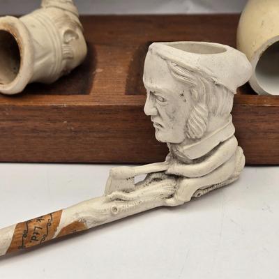 LOT 38: Vintage Pipe Rack with Multiple White Clay Pipes