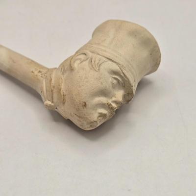 LOT 38: Vintage Pipe Rack with Multiple White Clay Pipes