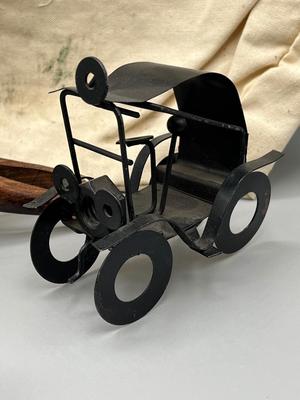 LOT 128: Mixed Antique / Vintage Collectibles - Straight Razor and More
