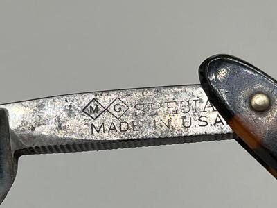 LOT 128: Mixed Antique / Vintage Collectibles - Straight Razor and More