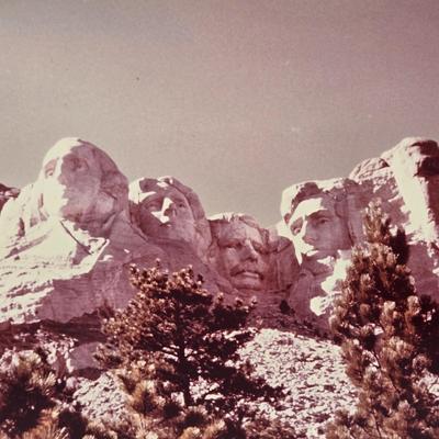LOT 138: Two Vintage George Washington Busts, 1 Abraham Lincoln Bust, and Photo of Mount Rushmore