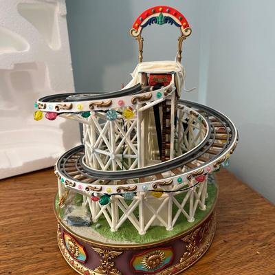 LOT 147: Enesco Small World Music Animated Colossal Coaster