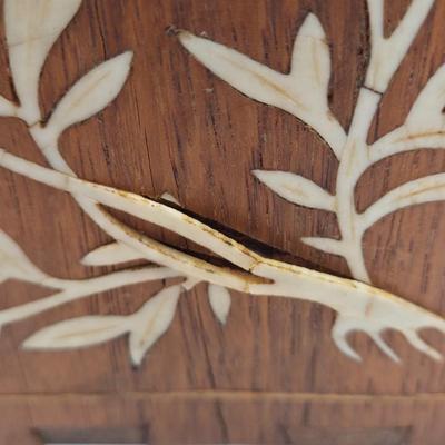 LOT 162: Vintage Mahjong Set bone tiles