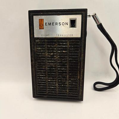 LOT 167: Multiple Vintage Transistor & AM FM Radios