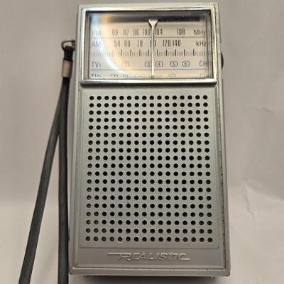 LOT 167: Multiple Vintage Transistor & AM FM Radios