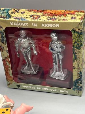 LOT 215: Vintage Toy and Souvenir Lot