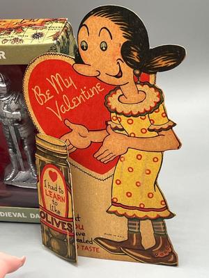 LOT 215: Vintage Toy and Souvenir Lot