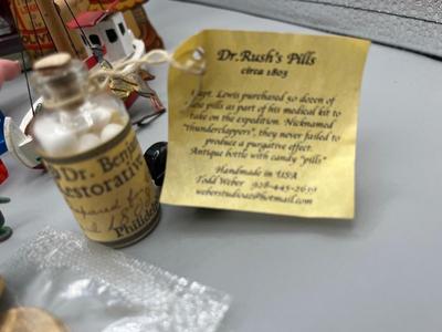 LOT 215: Vintage Toy and Souvenir Lot