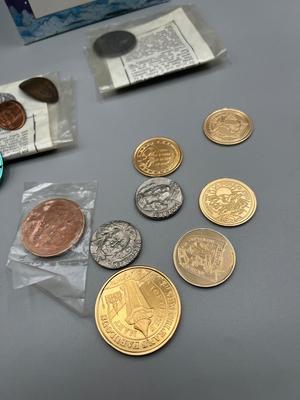 LOT 215: Vintage Toy and Souvenir Lot