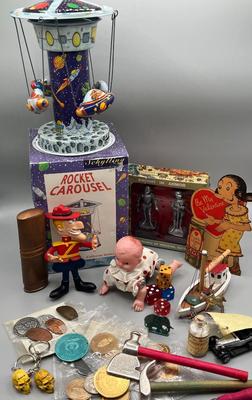 LOT 215: Vintage Toy and Souvenir Lot
