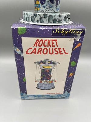 LOT 215: Vintage Toy and Souvenir Lot