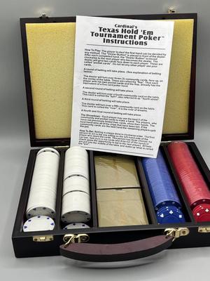 LOT 226: Gambling Collection - Poker Chip Sets, Plates