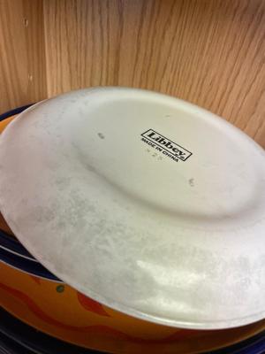 Pottery and various kitchen dishes
