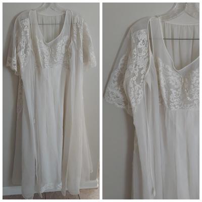 Vintage Bridal Nightgown and Robe (GB-BBL)
