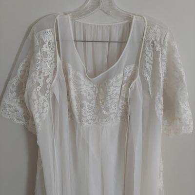 Vintage Bridal Nightgown and Robe (GB-BBL)