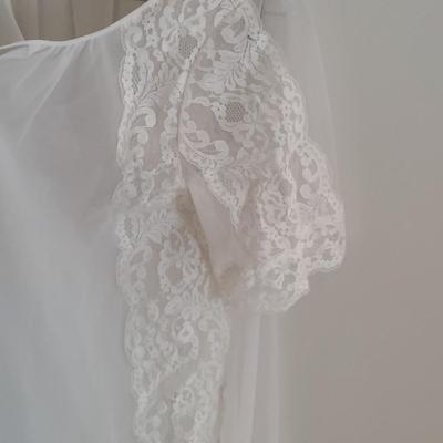 Vintage Bridal Nightgown and Robe (GB-BBL)
