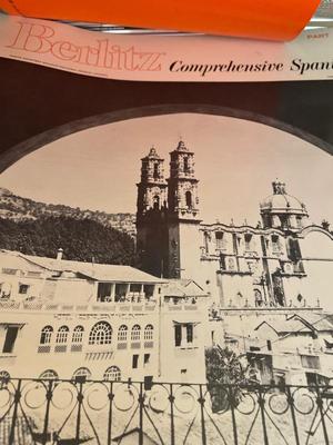 Travel guides and Berlitzlanguage lessons