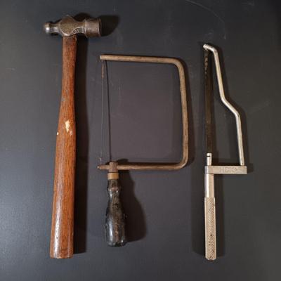 LOT 275: Right Angle Iron (4"x5"x3-3/4"), 6lbs Anvil, Vintage Dremel Moto-Tool & More