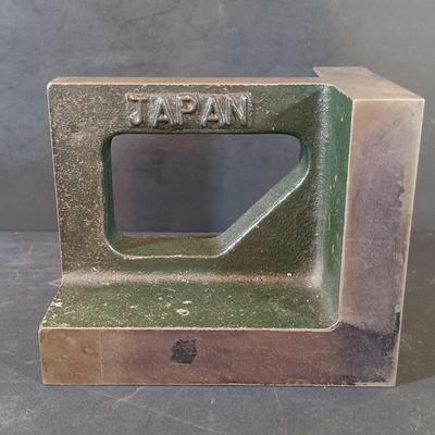 LOT 275: Right Angle Iron (4"x5"x3-3/4"), 6lbs Anvil, Vintage Dremel Moto-Tool & More