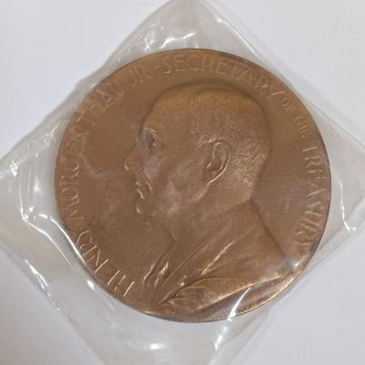LOT 282: Set of (6) Metal Medallions- John G. Carlisle, George P. Schultz, Leslie M. Shaw & More