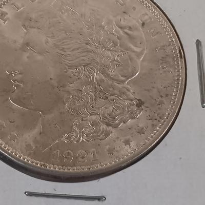 LOT: 326: Morgan Silver Dollar 1921 & Barber Half-Dollar 1894