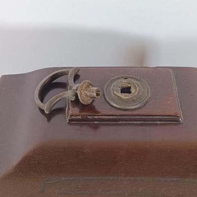 LOT 341: Vintage General Electric and Seth Thomas Mantle Clocks